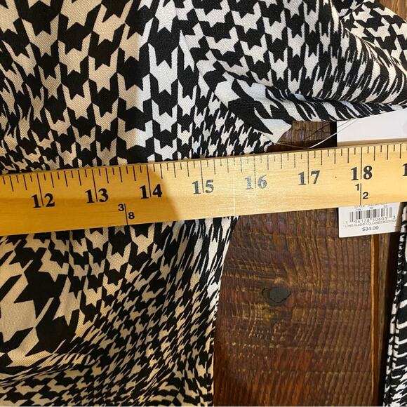 SO Women's Long Sleeve Bodysuit Size Medium Swirled Collared Funky Retro - Picture 9 of 10